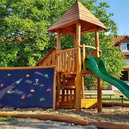 Ubytovanie Liska Radava Экстерьер фото